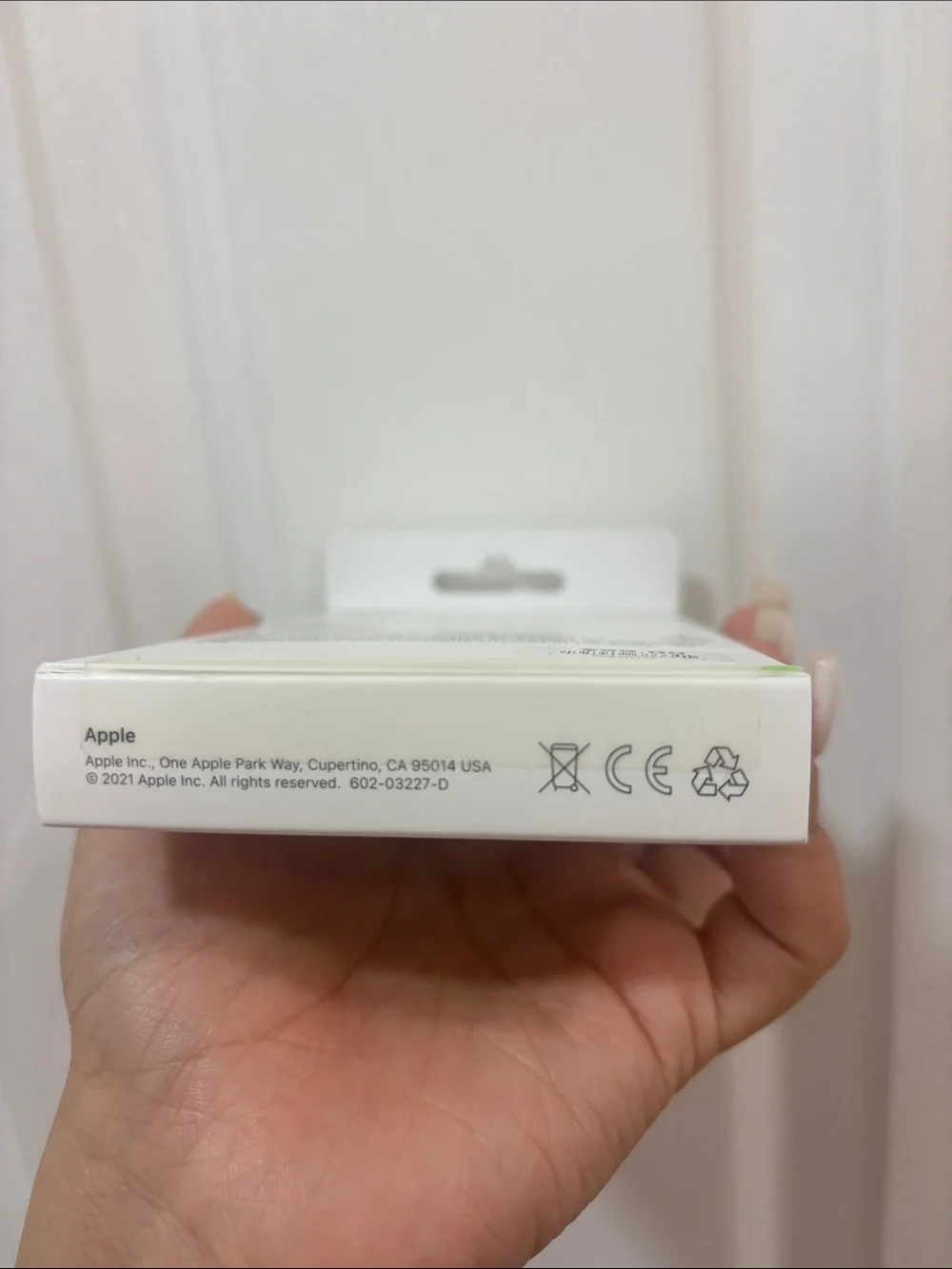 Apple genuine airtag